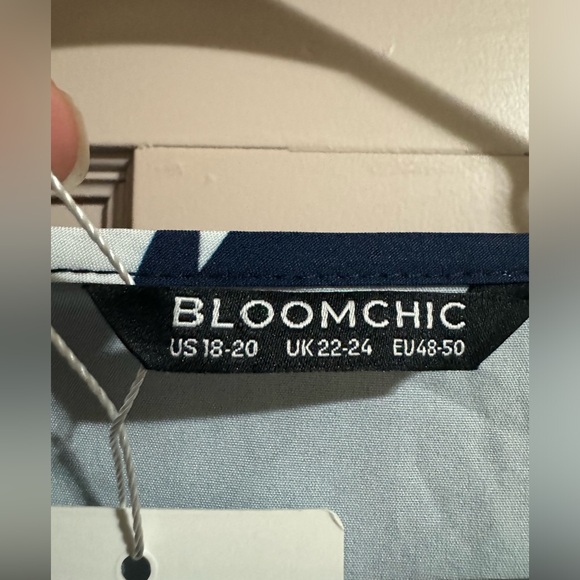 Bloomchic Floral Printed Plicated Flutter Sleeve Blouse NWT Size 18-20 - Picture 3 of 6